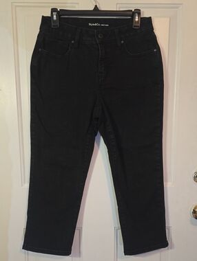 Style & Co. Black Curvy Capri —  Everyday Staple